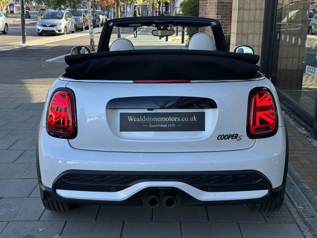 Mini Convertible 2.0 Cooper S Exclusive Convertible Step White #3