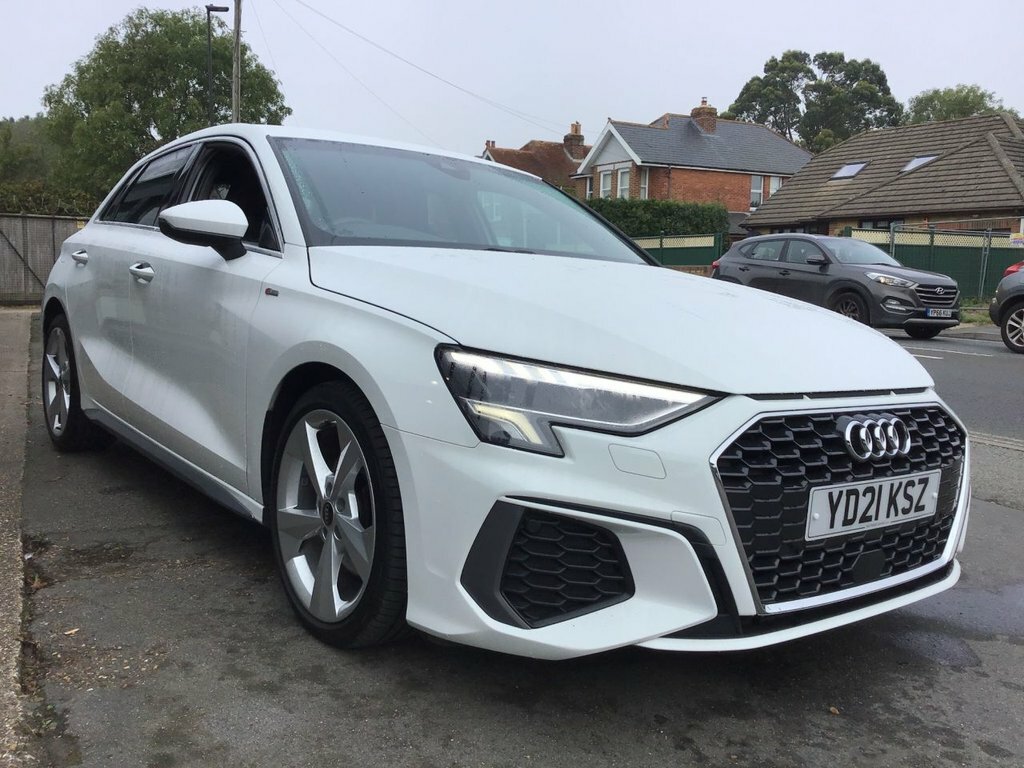 Audi A3 Tfsi 30 S Line White #2