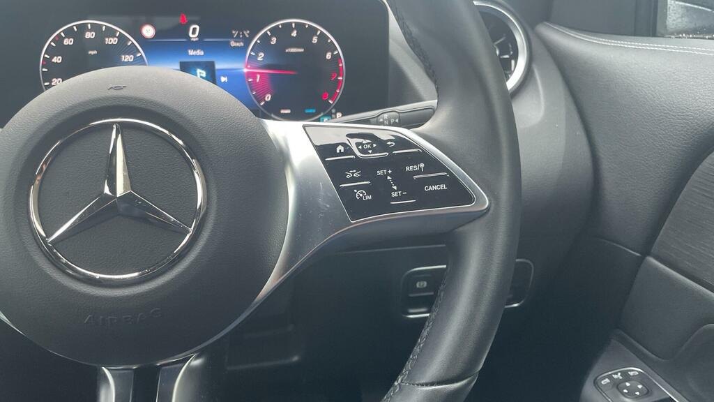 Mercedes-Benz GLA Class 200 Amg Line Executive Grey #40