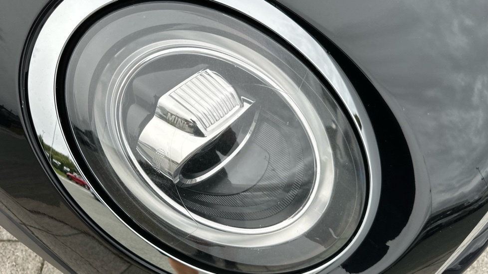 Mini Hatch One Classic White #23