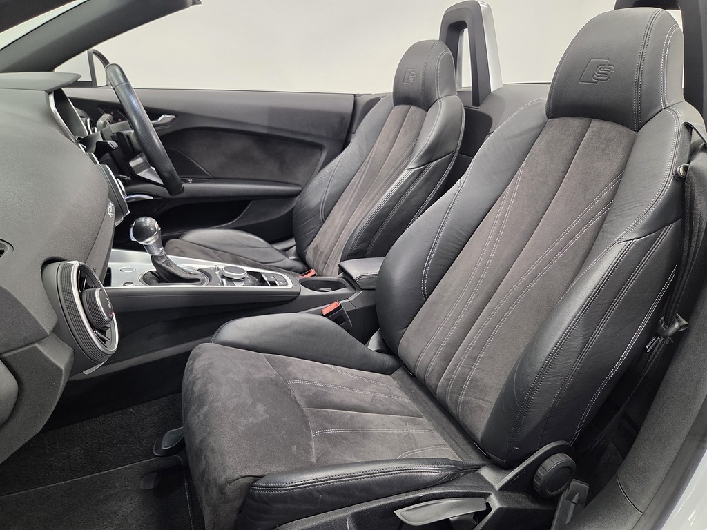 Audi TT 2.0 Tdi Ultra Black Edition Coupe Manua Black #8
