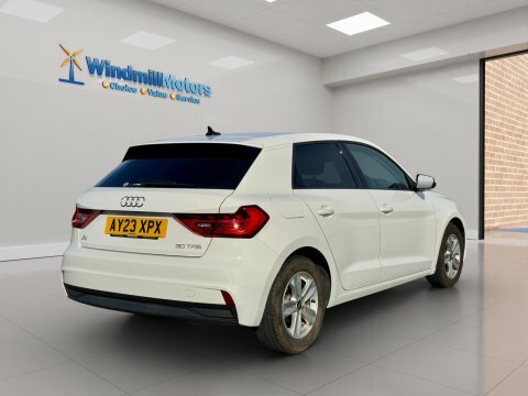 Audi A1 1.0 Tfsi 30 White #4