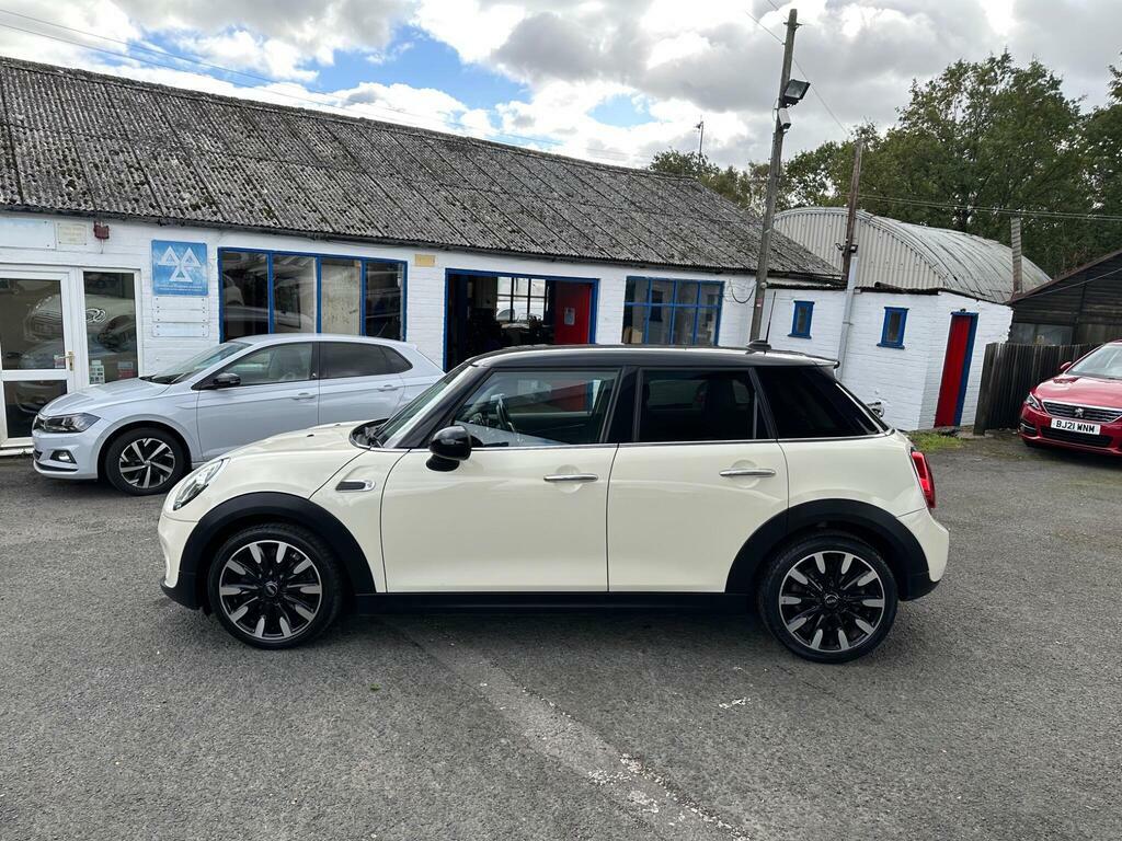Mini Hatch 1.5 Cooper Exclusive Euro 6 S S White #4