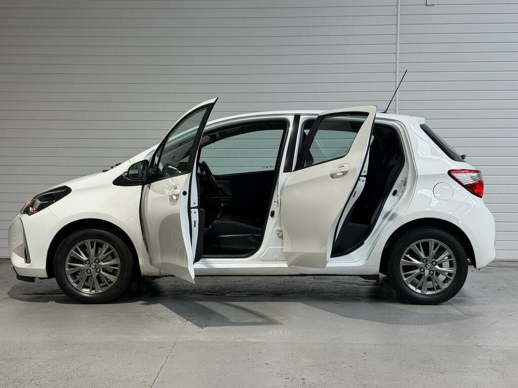 Toyota Yaris 1.5 Vvt-i Icon Hatchback Euro 6 White #6