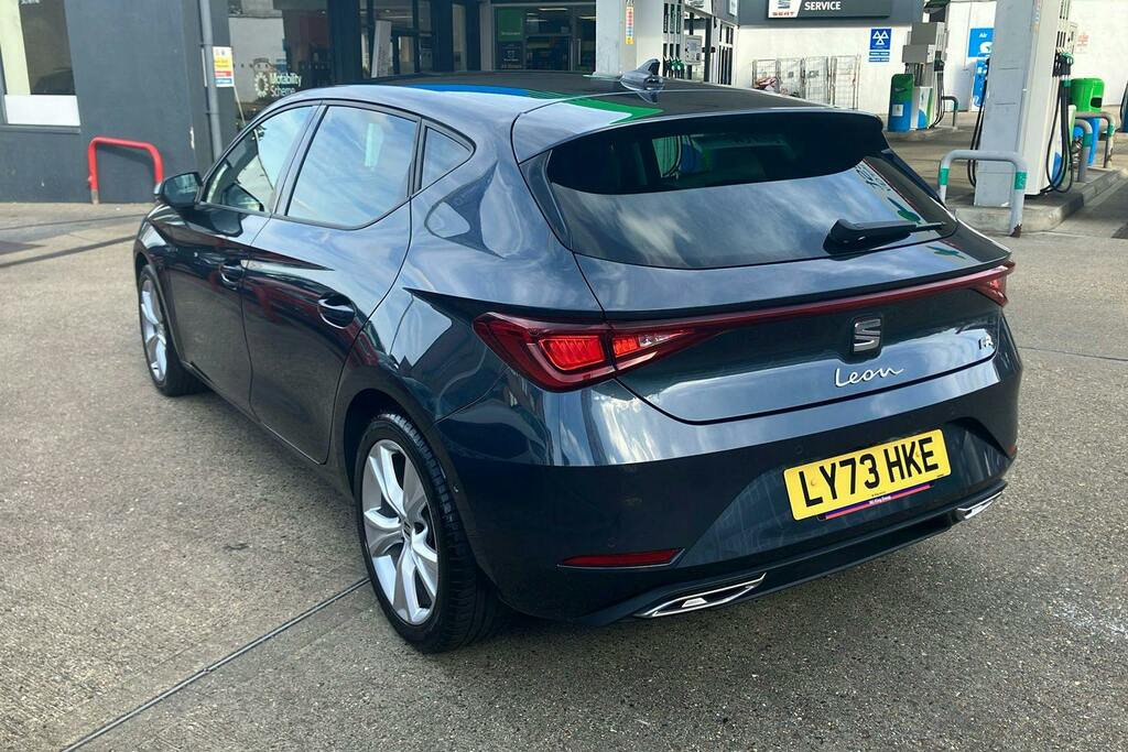 Seat Leon 1.0 Etsi Mhev Fr Hatchback Hybrid Dsg White #2