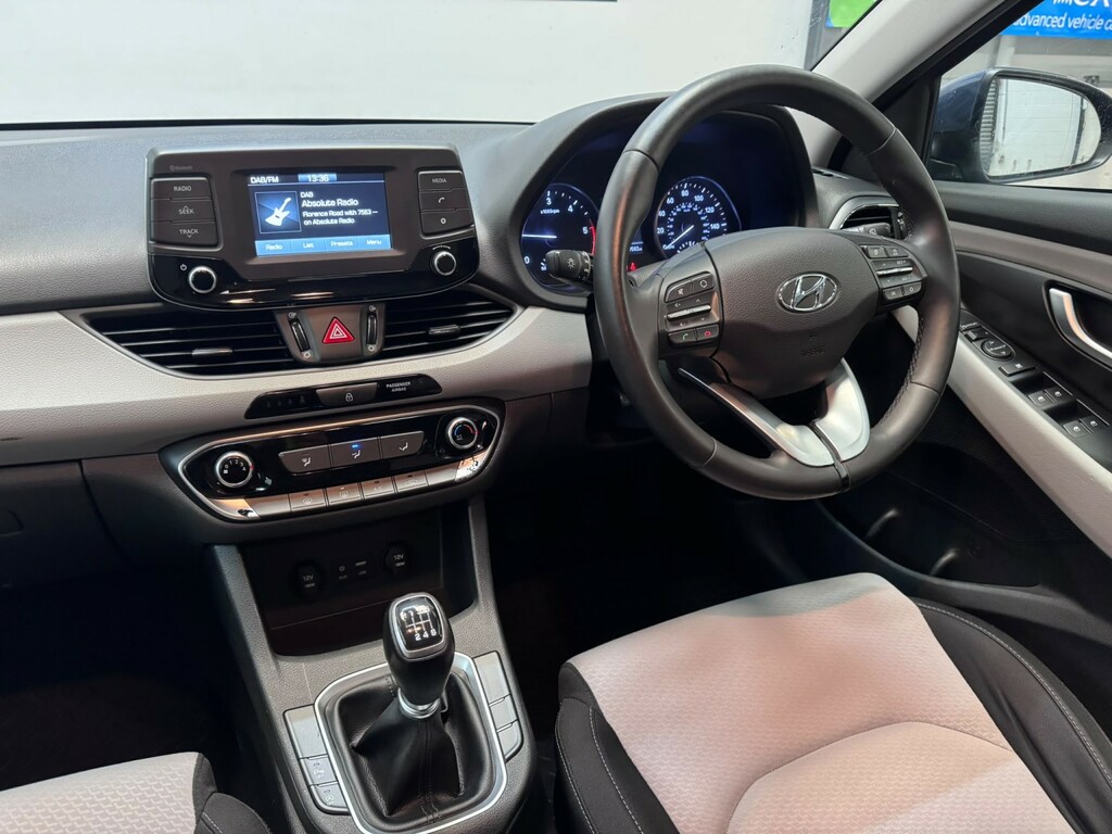 Hyundai I30 1.6 I30 Se 1.6 D 110Ps Blue #3