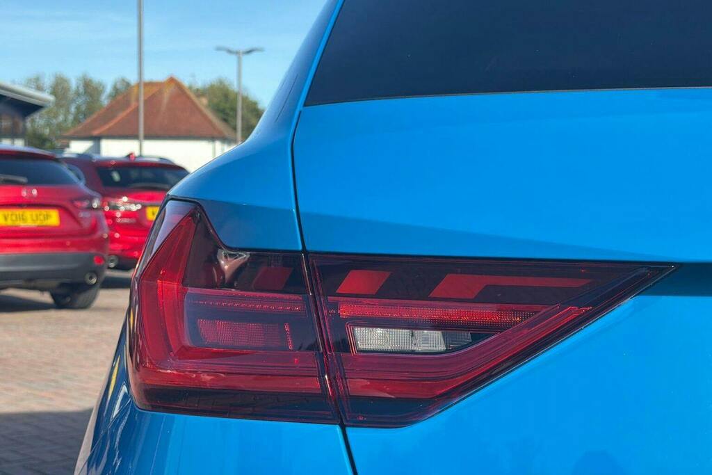 Audi A1 1L Sport White #25