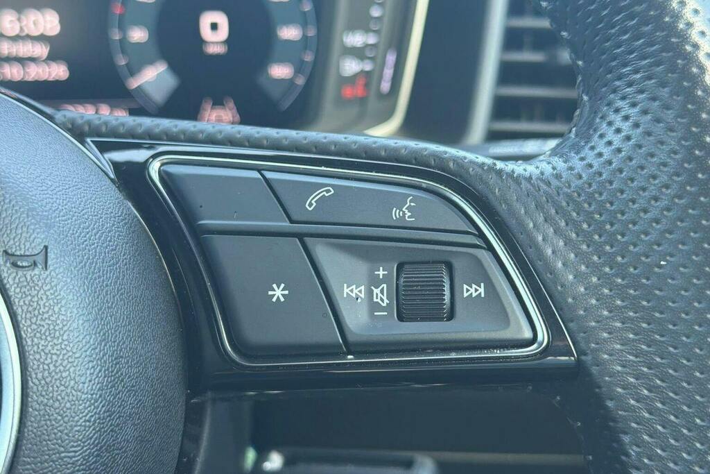 Audi A1 1L Sport White #38
