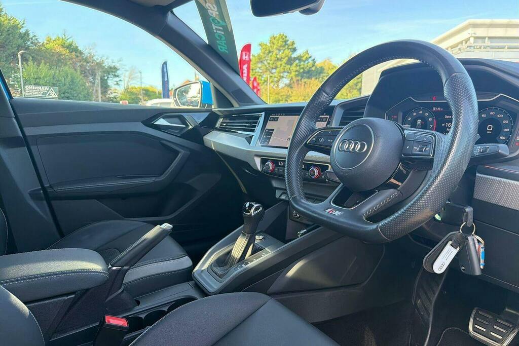 Audi A1 1L Sport White #13