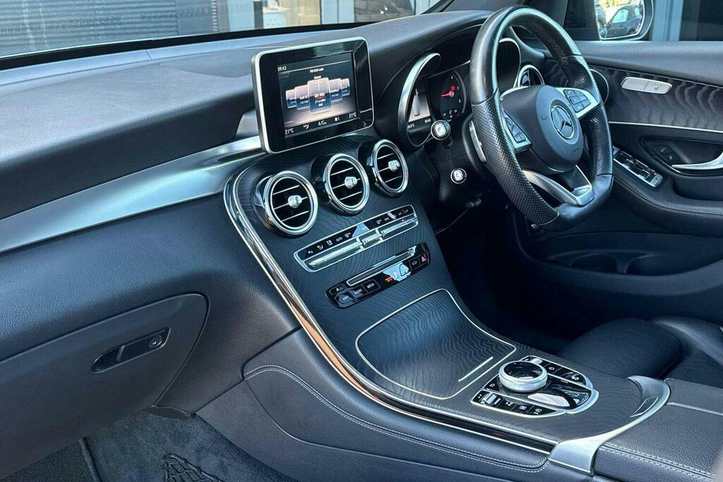 Mercedes-Benz GLC Class Glc 300 Amg Line Premium D 4Matic Black #18