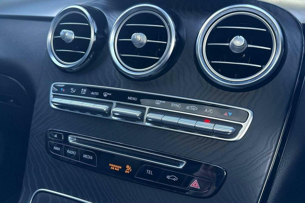 Mercedes-Benz GLC Class Glc 300 Amg Line Premium D 4Matic Black #29
