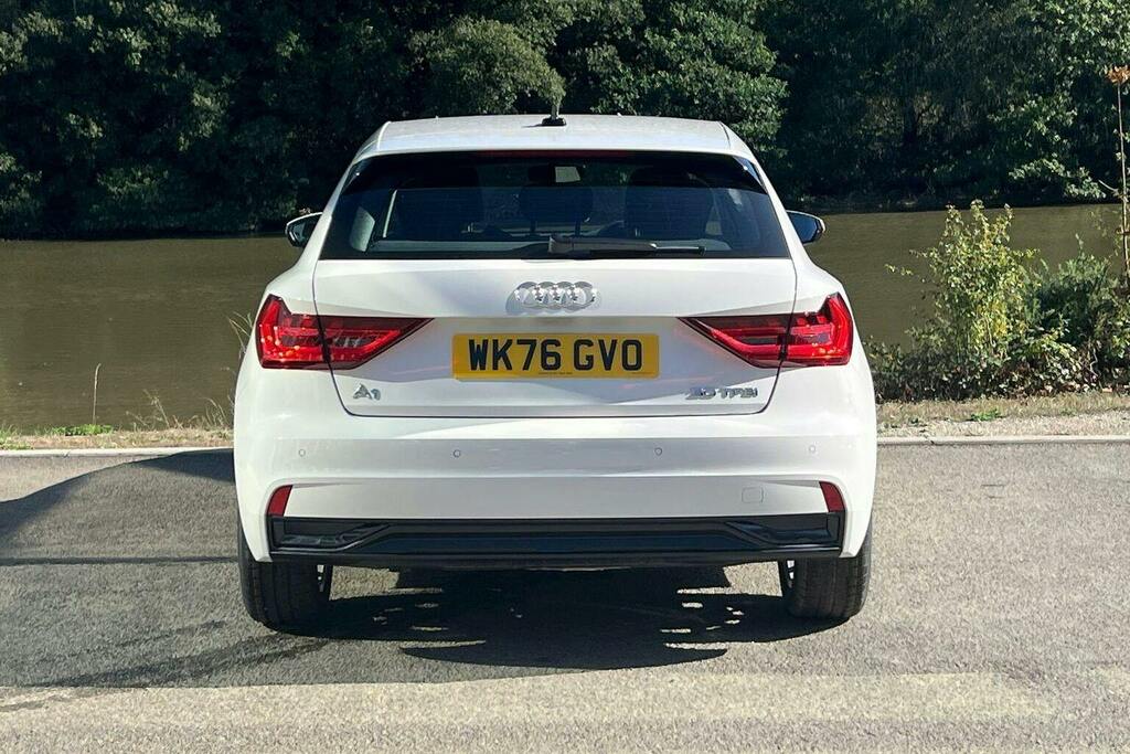 Audi A1 1.0 Tfsi 30 Sport Sportback White #4