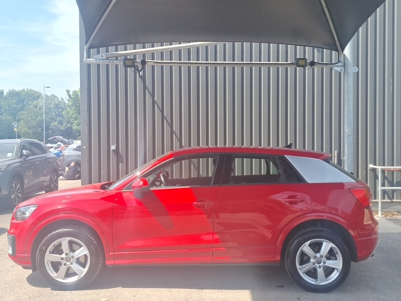 Audi Q2 35 Tfsi Sport Red #4