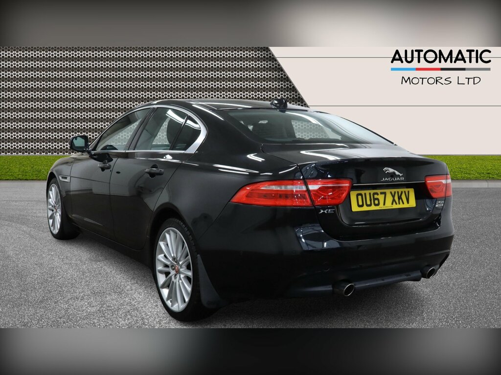 Jaguar XE 2.0D Portfolio Saloon Awd Euro 6 Black #2