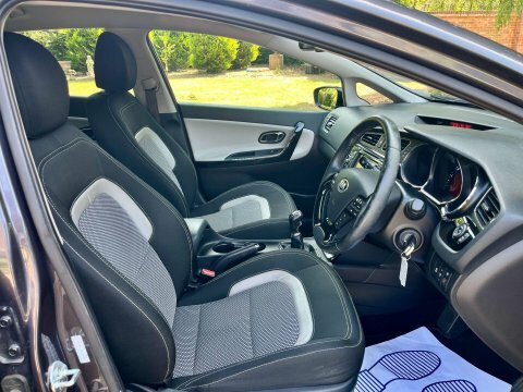 Kia Ceed 1.6 Gdi Ecodynamics Silver #4