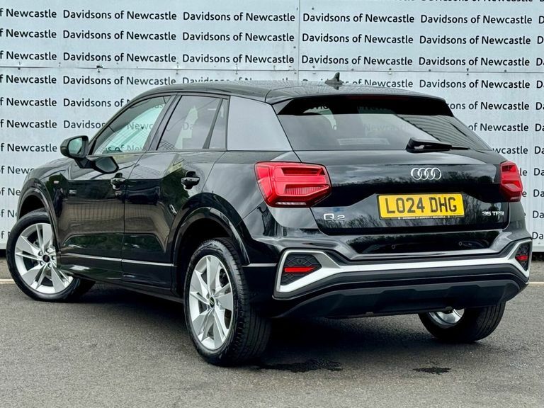 Audi Q2 1.5 Tfsi Cod 35 S Line Suv S Tronic Eur Black #4