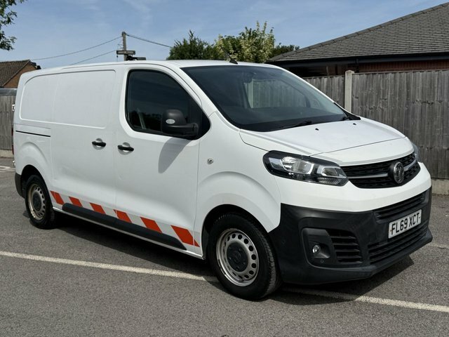 Vauxhall Vivaro 1.5 Turbo D 2900 Edition Panel Van Manu White