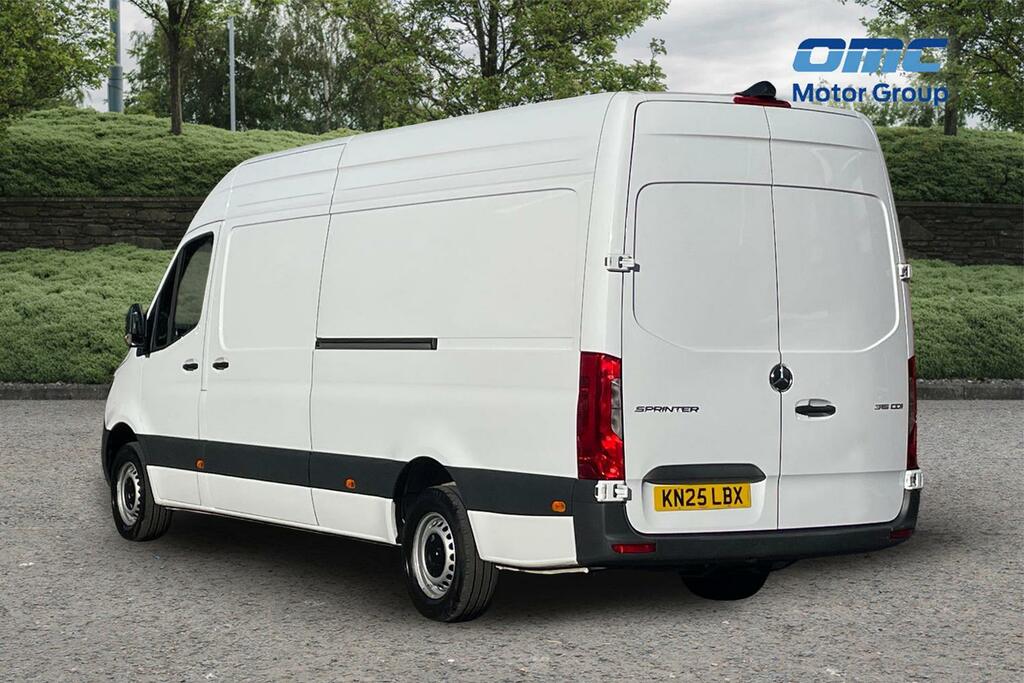 Mercedes-Benz Sprinter 3.5T H2 Pro Van White #3