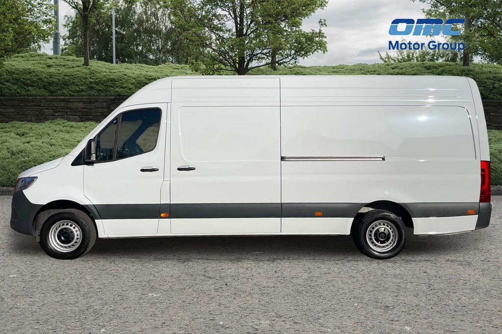 Mercedes-Benz Sprinter 3.5T H2 Pro Van White #5