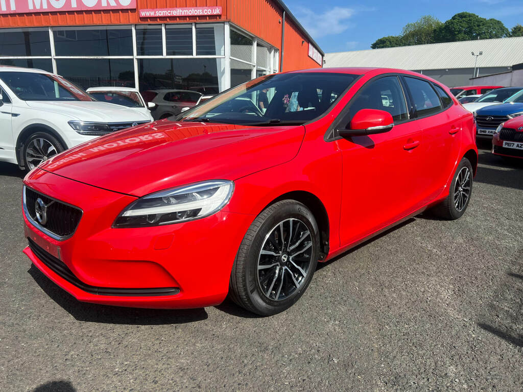 Volvo V40 D2 120 Momentum Nav Plus Geartronic Red #3