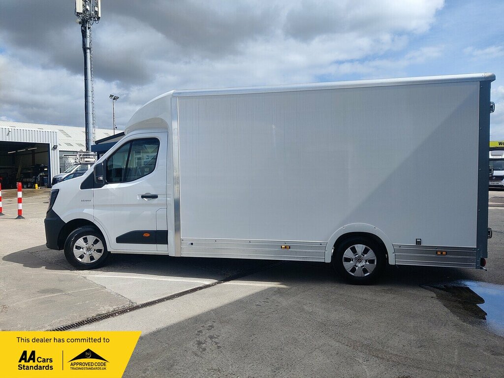 Renault Master Fwd Ll35dci 150 Advance Luton Low Loader White #3