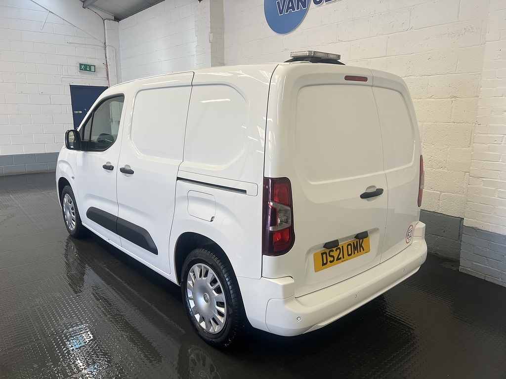 Vauxhall Combo 1.5 Turbo D 2000 Sportive Panel Van Man White #3