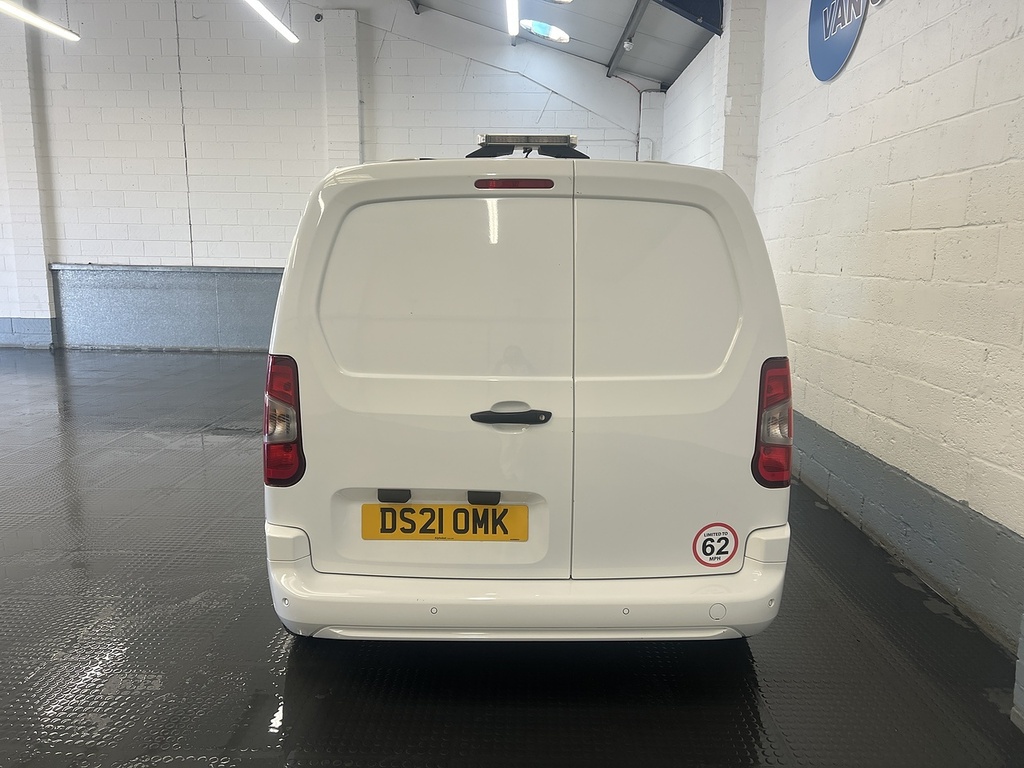 Vauxhall Combo 1.5 Turbo D 2000 Sportive Panel Van Man White #4