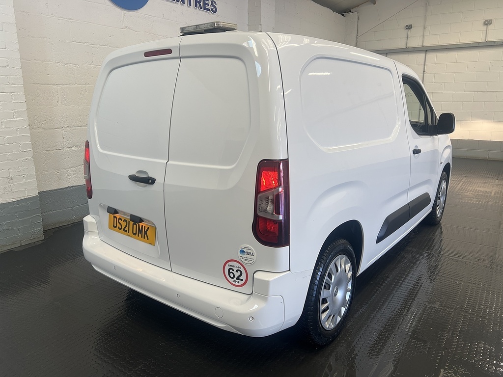 Vauxhall Combo 1.5 Turbo D 2000 Sportive Panel Van Man White #5