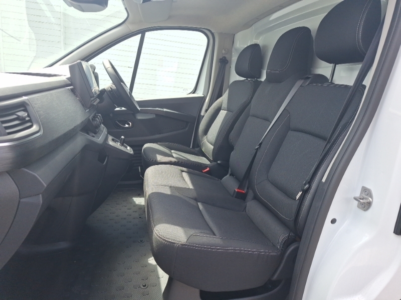 Renault Trafic Ll30 Blue Dci 150 Extra Safety Van White #5