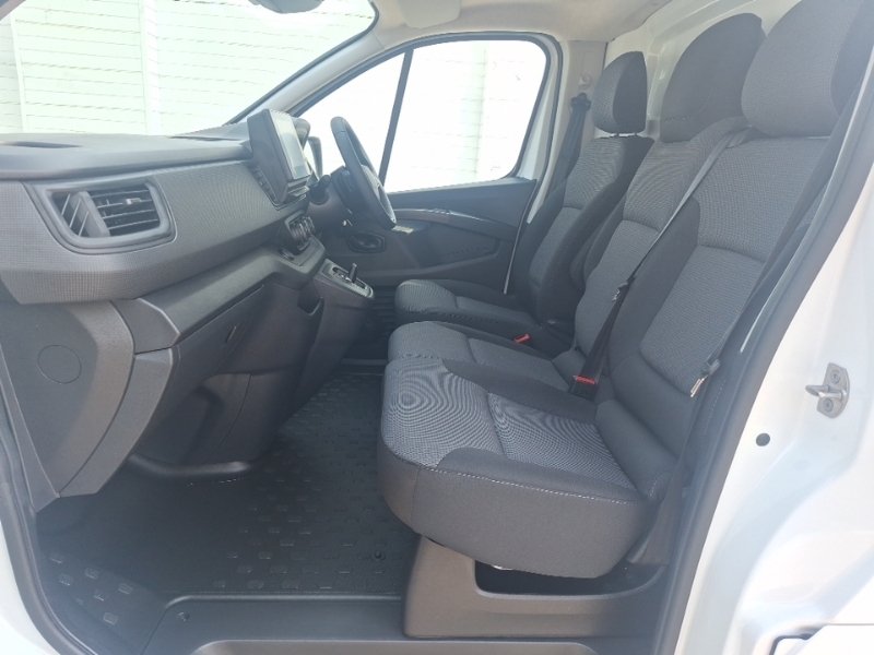 Renault Trafic Ll30 Blue Dci 150 Advance Safety Van Eag9 White #5