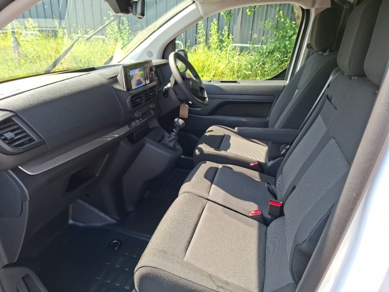 Vauxhall Vivaro 1.5 Turbo D 120 Pro H1 Van White #5