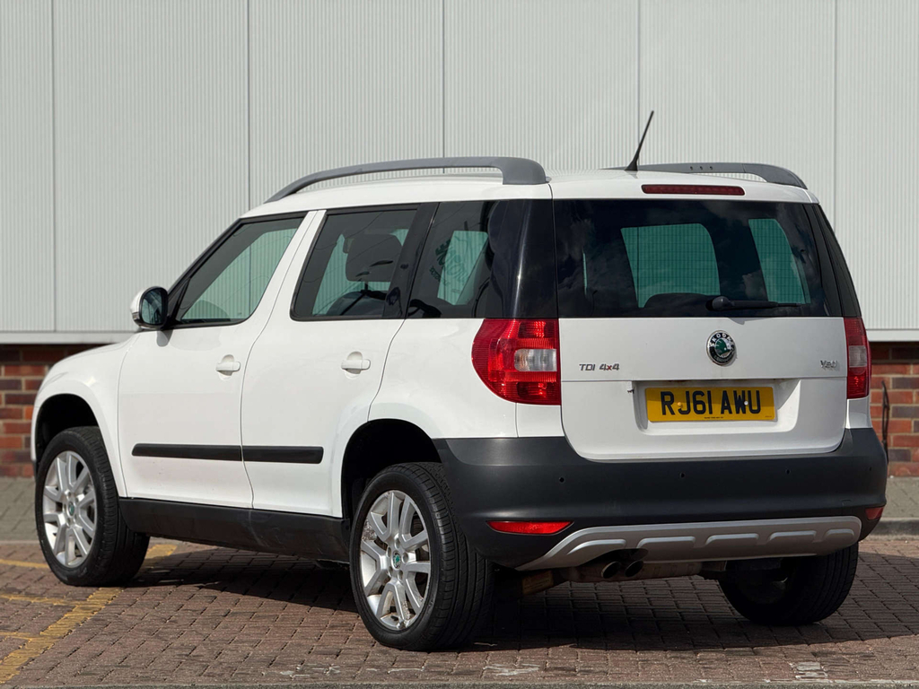 Skoda Yeti Elegance Tdi Cr 4X4 4Wd #4