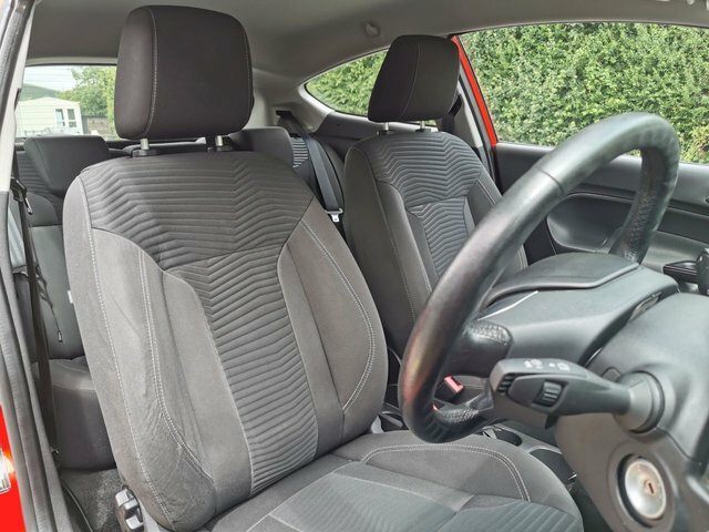 Ford Fiesta Zetec Hatchback Red #6
