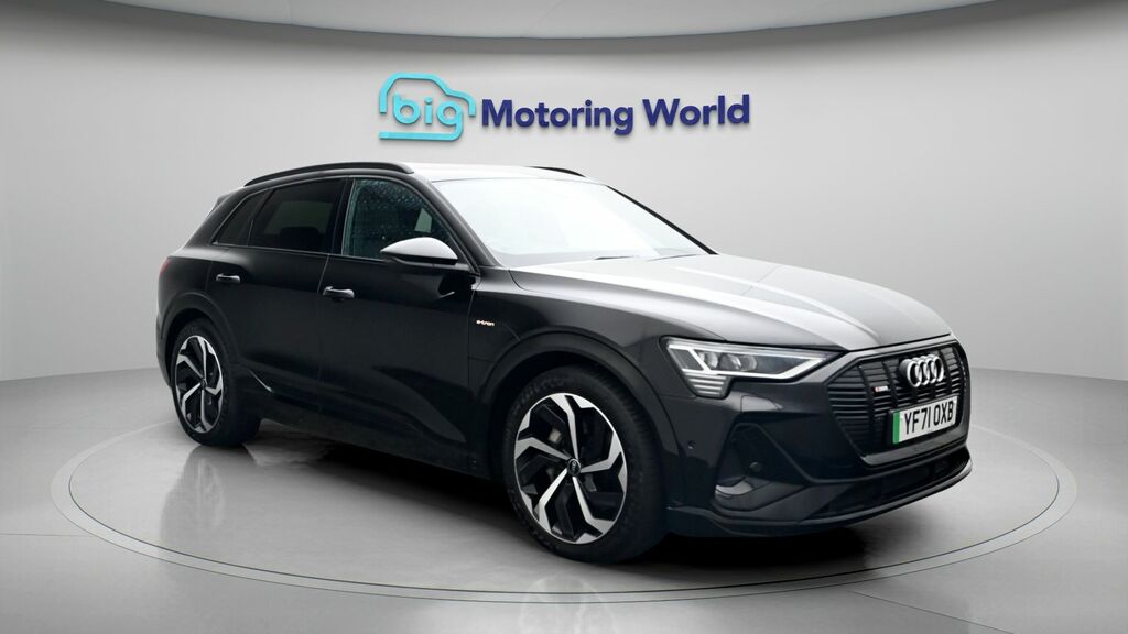 Audi E-tron Black Edition Black