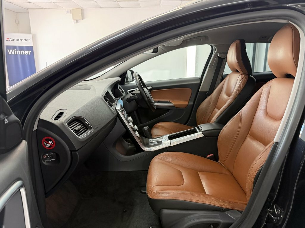 Volvo V60 2011 1.6L 148 Bhp Black #2