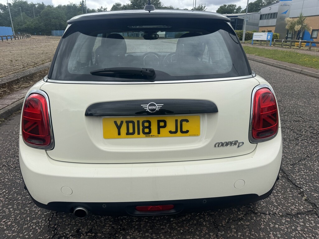 Mini Hatch 1.5 3-Door Hatch Cooper D 2018 White #5