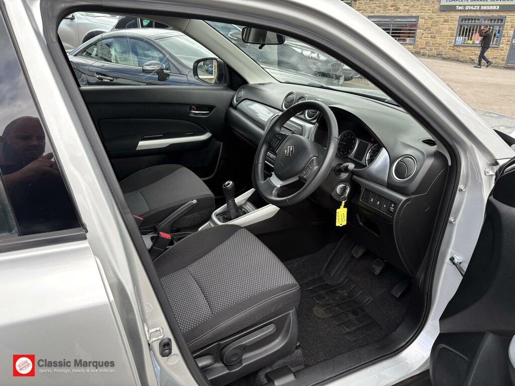 Suzuki Vitara 1.6 Sz4 Suv Euro 6 Ss 120 Ps Silver #2