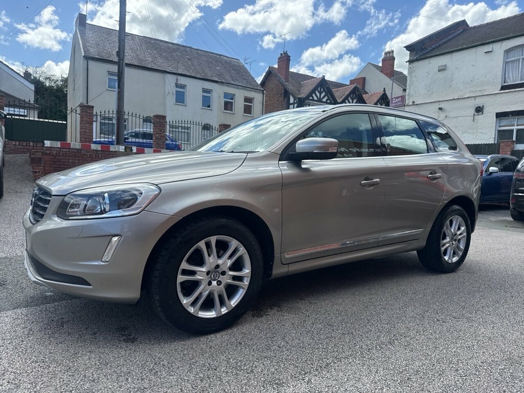 Volvo XC60 2.4L Se Lux Nav UHZ3111 Gold #2