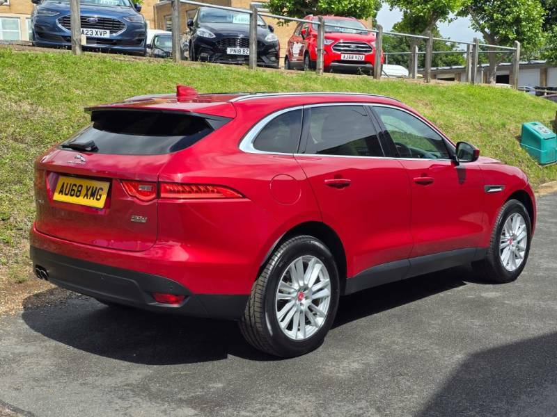 Jaguar F-Pace 2.0D Portfolio Awd - 2018 68 Red #4