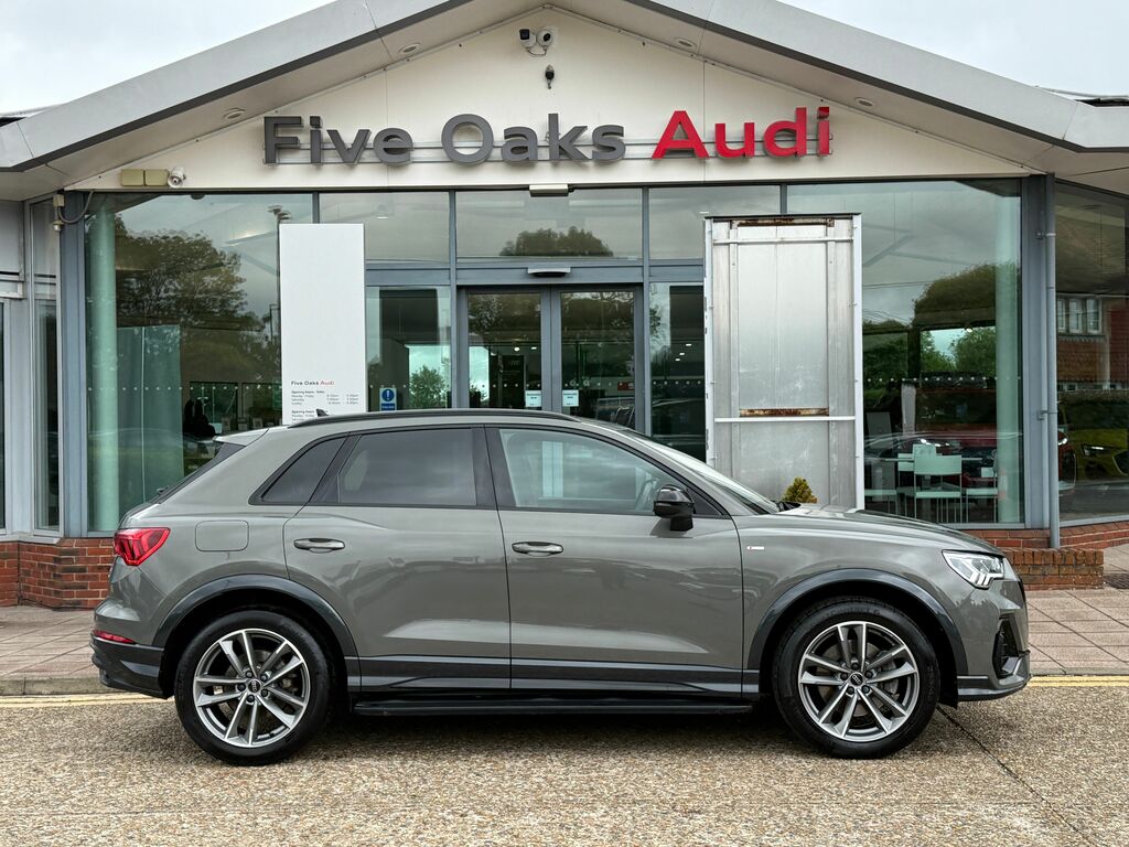 Audi Q3 Black Edition Black #2