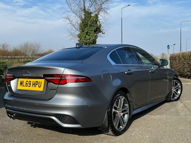 Jaguar XE 20D R-dynamic Se Grey #2