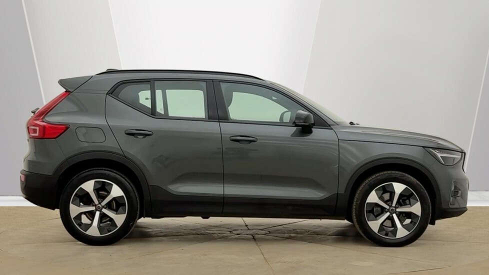 Volvo XC40 Plus, B4 Mild Hybrid, Dark  #4