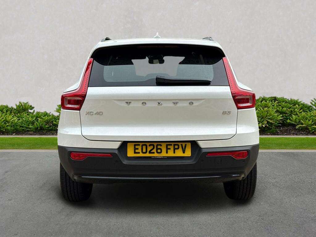 Volvo XC40 2.0 B3p Plus Dark EO26FPV White #4