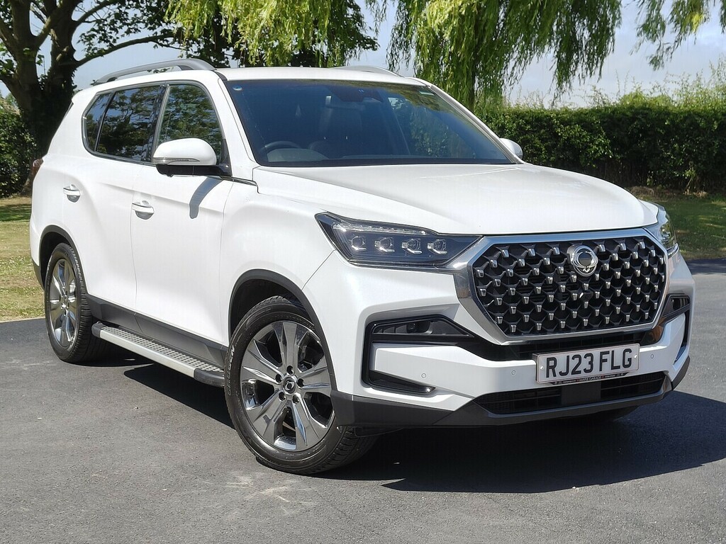 SsangYong Rexton Ultimate Plus White