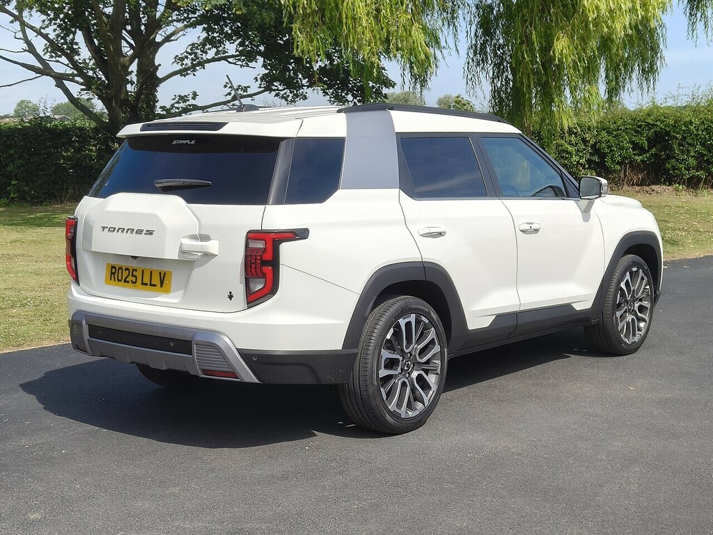 SsangYong Torres K40 White #2