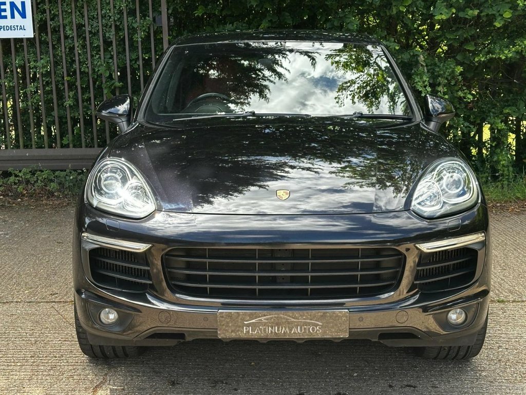 Porsche Cayenne 3L Platinum Edition Black #2