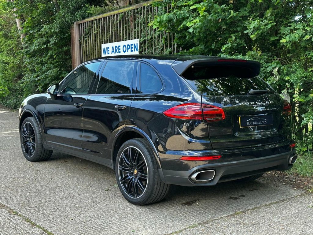 Porsche Cayenne 3L Platinum Edition Black #5