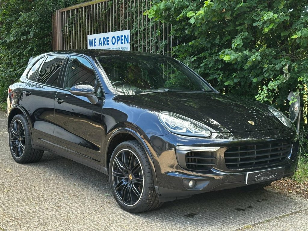 Porsche Cayenne 3L Platinum Edition Black