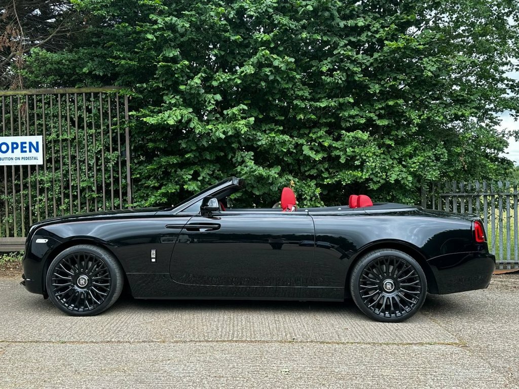 Rolls-Royce Dawn 6.6L Null Black