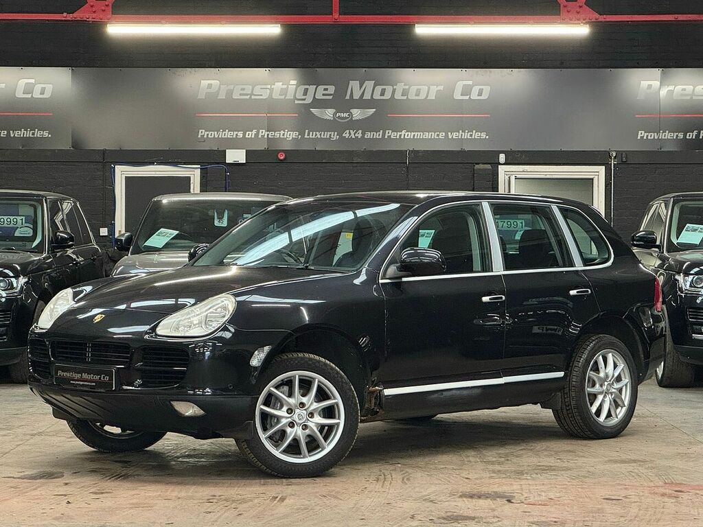 Porsche Cayenne V6 Black